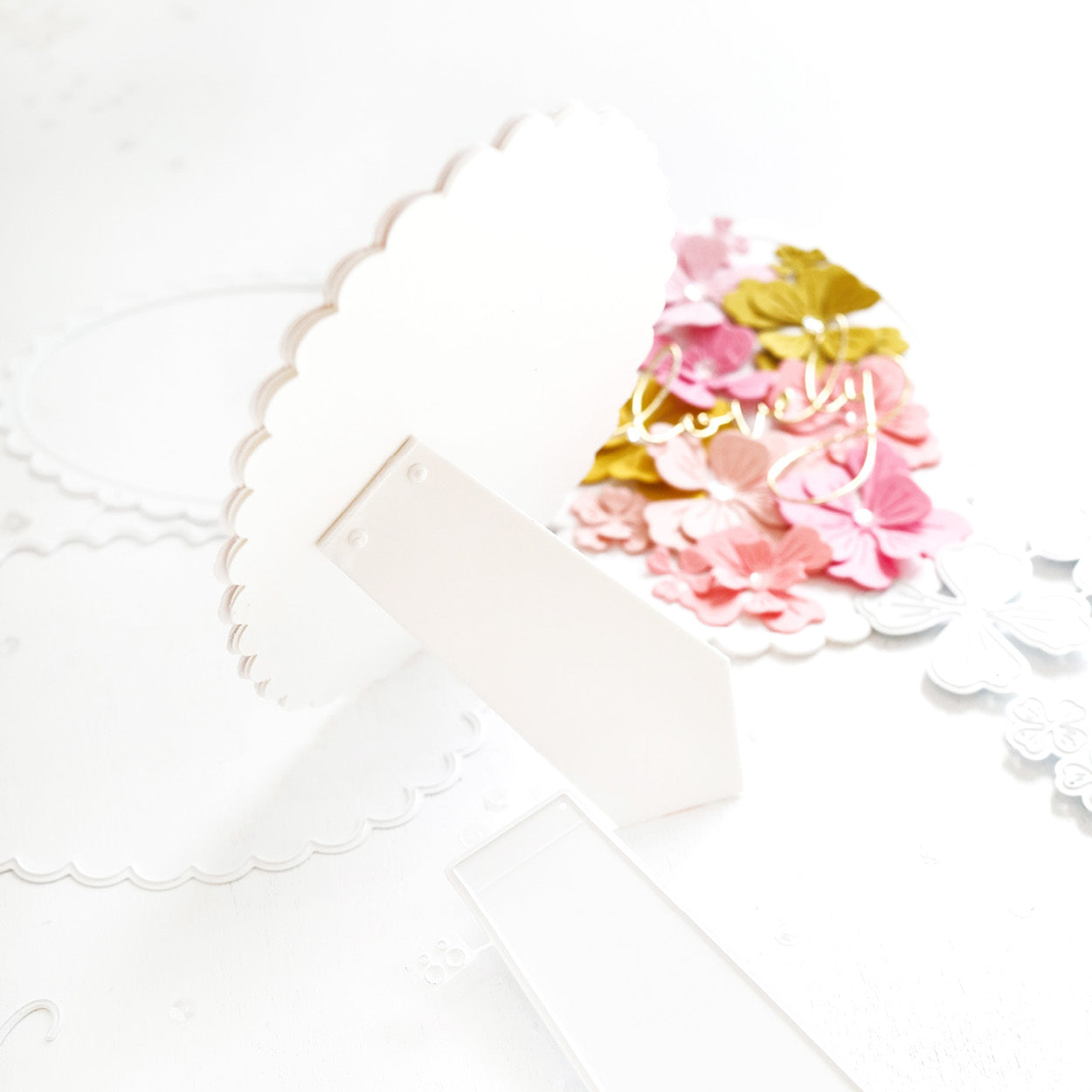 SCALLOPED FRAME DIE